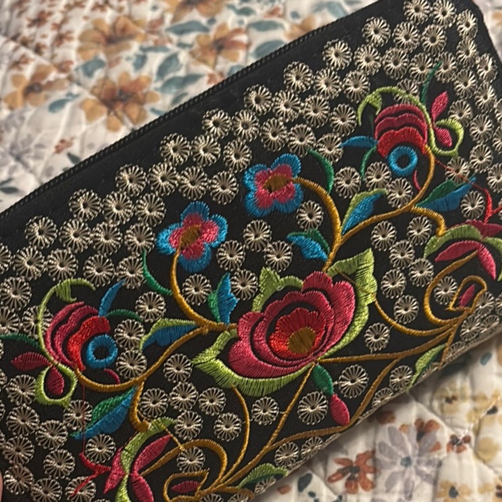 Black Ornate Floral Wristlet Clutch